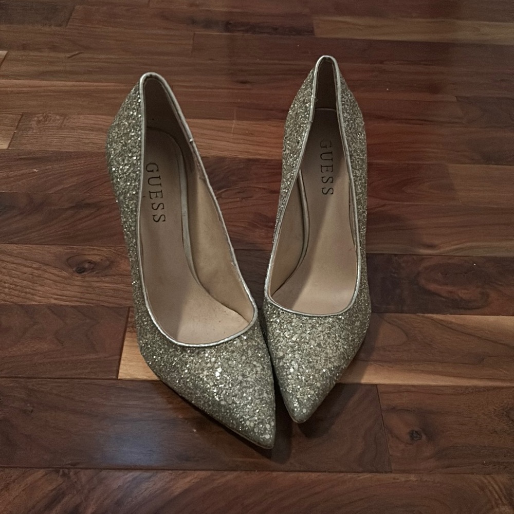 Size 5.5 glitter heels !